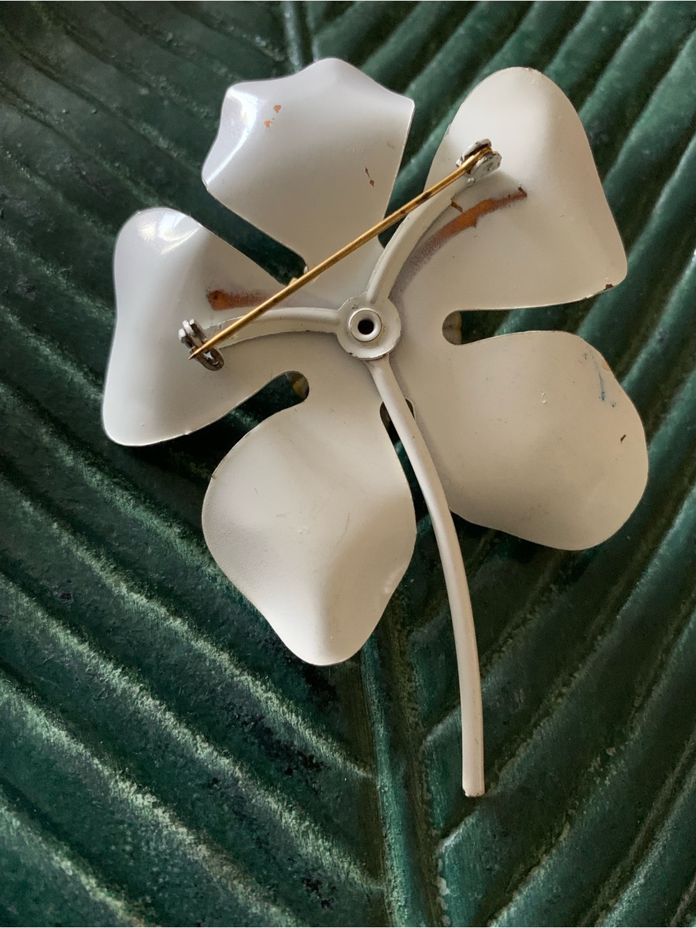 Vintage Dogwood Flower Brooch - Picture 3 of 5